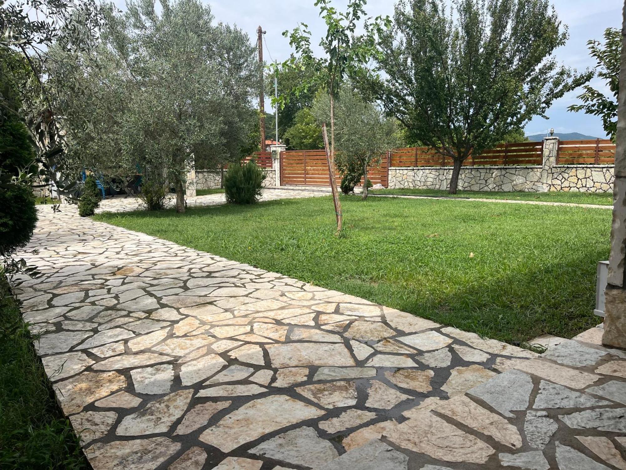 Το Πετρινο Σπιτι Του Καστρη! Με Θεα Τα Μετεωρα Villa Калампака Екстериор снимка